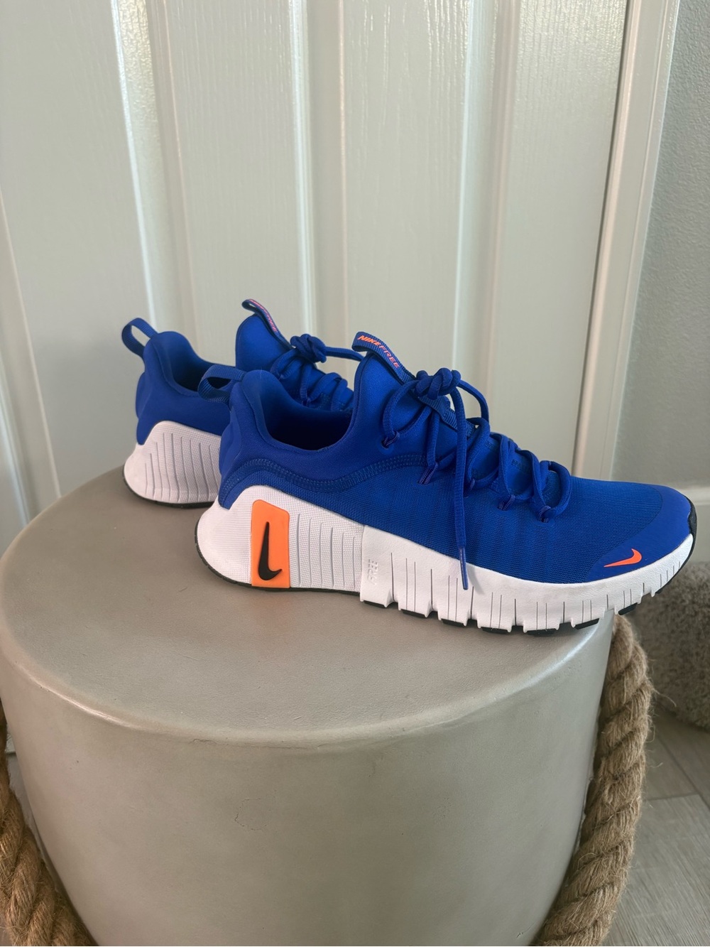 Nike | Free Metcon 6 training shoes Blue w/ orange accents | 9.5 | Like New - Picture 2 of 7
